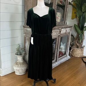 JESSAKAE DARK GREEN VELVET RIVERWOOD DRESS 1 X NEW